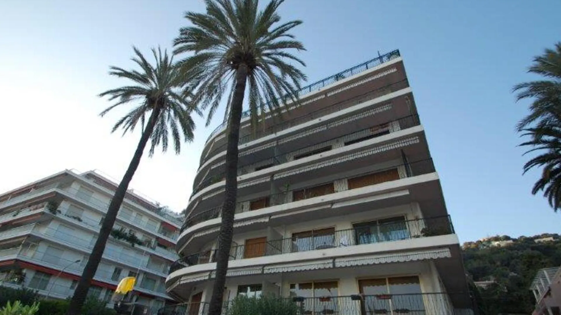 Charmant 2P Avec Terrasse, Garage Prive, Proche Centre Et Plages De Menton - Fr-1-196-210