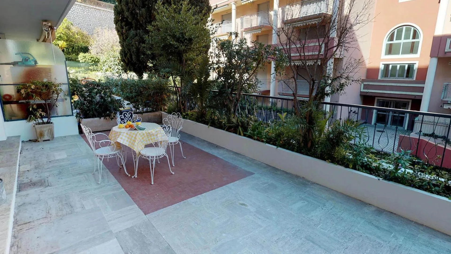 Charmant 2P Avec Terrasse, Garage Prive, Proche Centre Et Plages De Menton - Fr-1-196-210 0*,  Frankrike